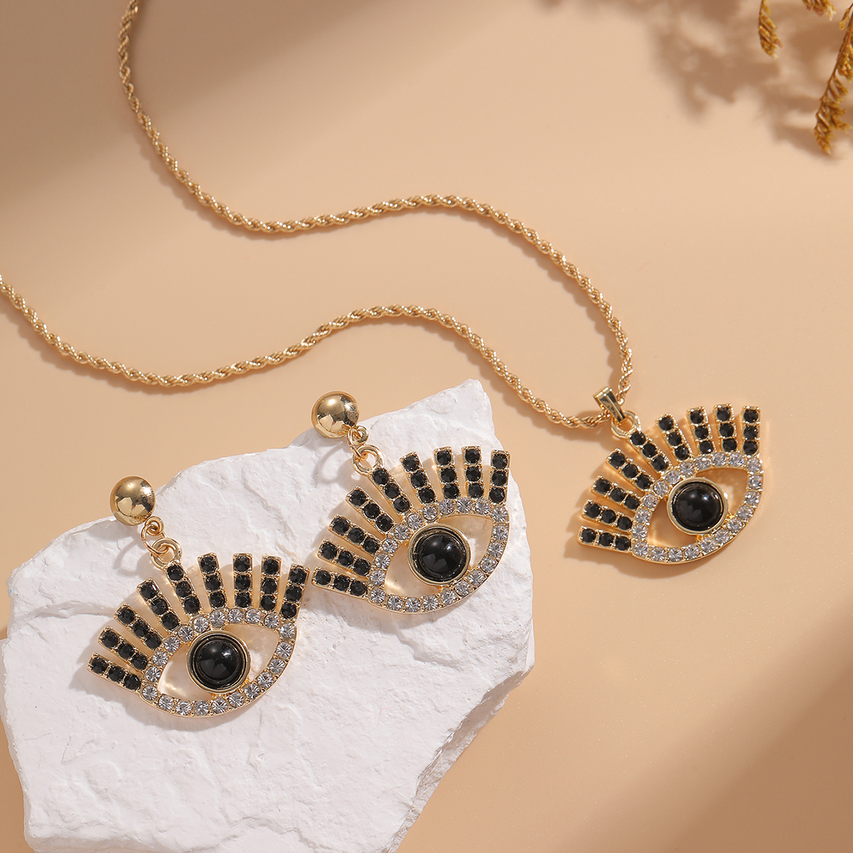 Retro Devil's Eye Alloy Inlay Rhinestones Women's Earrings Necklace 1 Set display picture 2