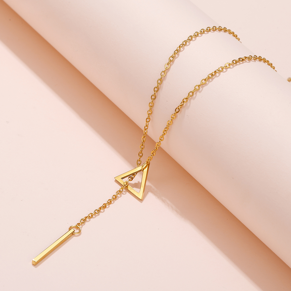 Simple Style Triangle Alloy Women's Necklace 1 Piece display picture 2