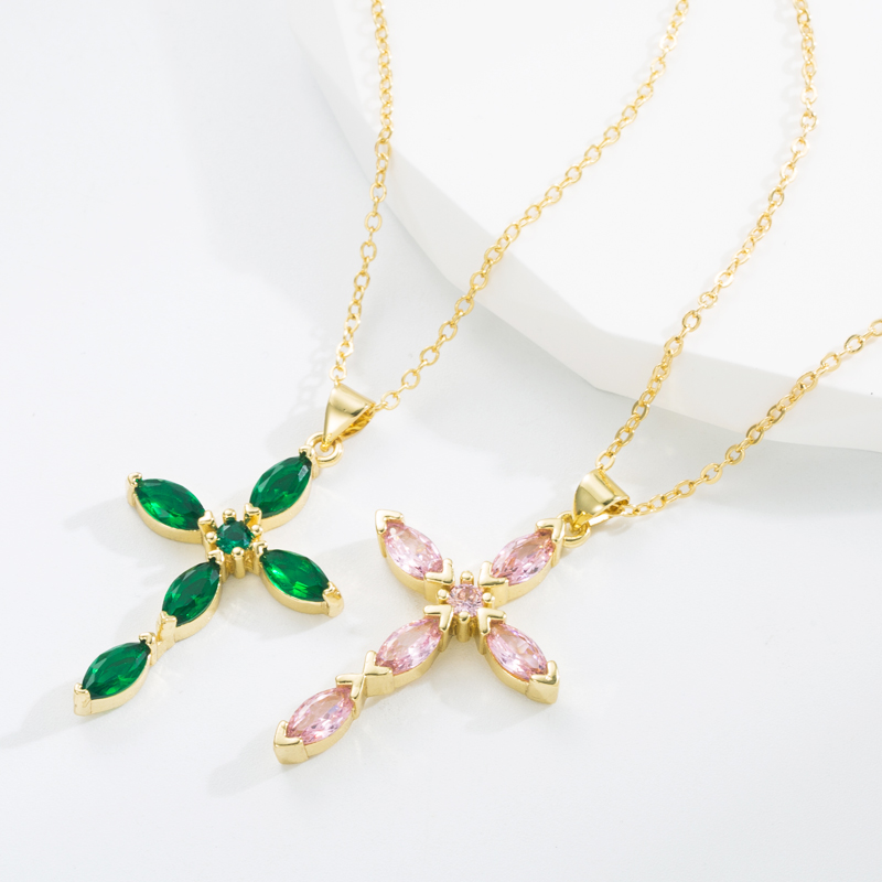 Classic Style Cross Copper Gold Plated Zircon Pendant Necklace 1 Piece display picture 3