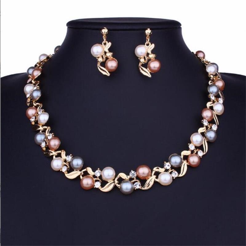 Moda Geométrico Aleación Embutido Perlas Artificiales Diamantes De Imitación Mujeres Collar 1 Juego display picture 1