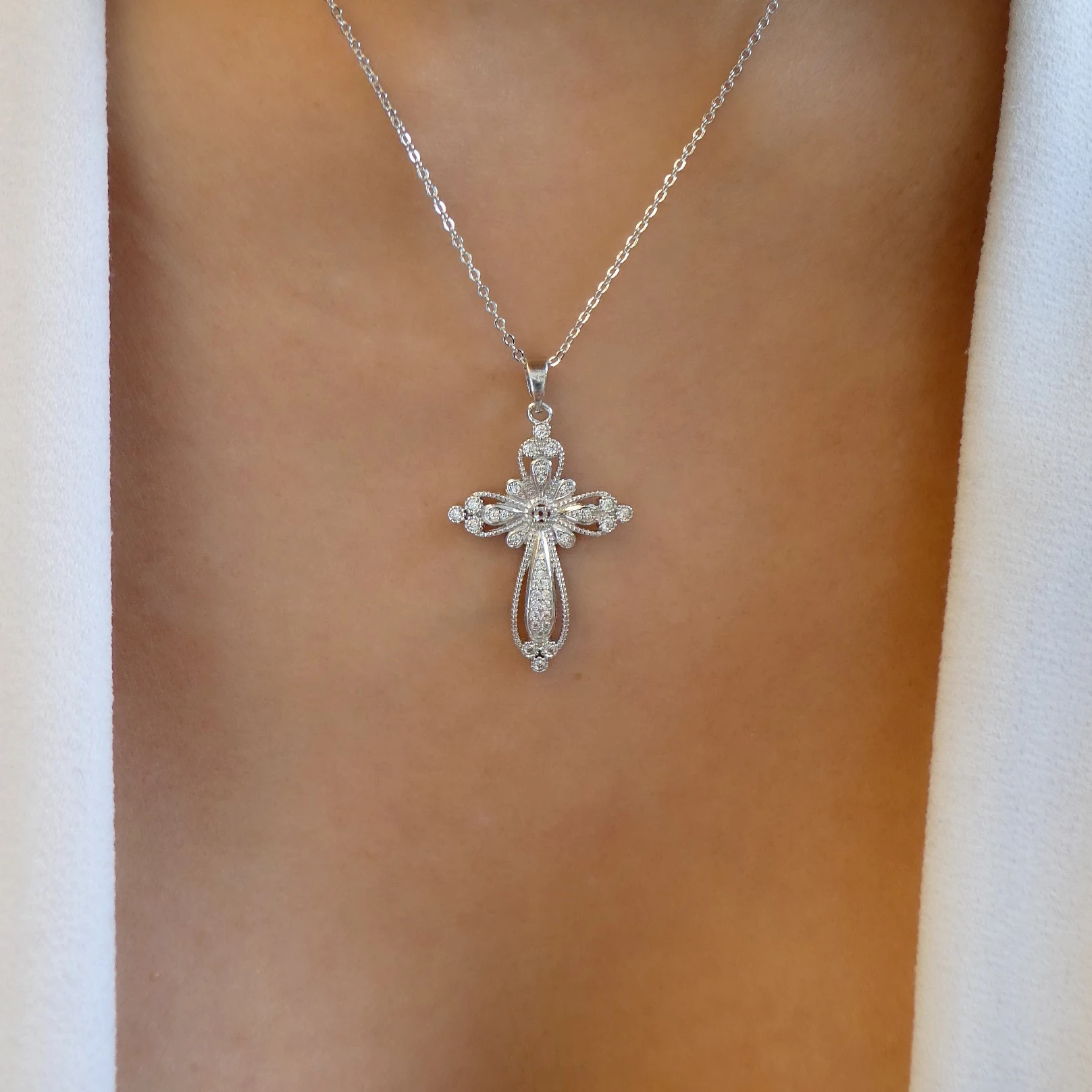 Fashion Cross Butterfly Alloy Rhinestones Women's Pendant Necklace 1 Piece display picture 7