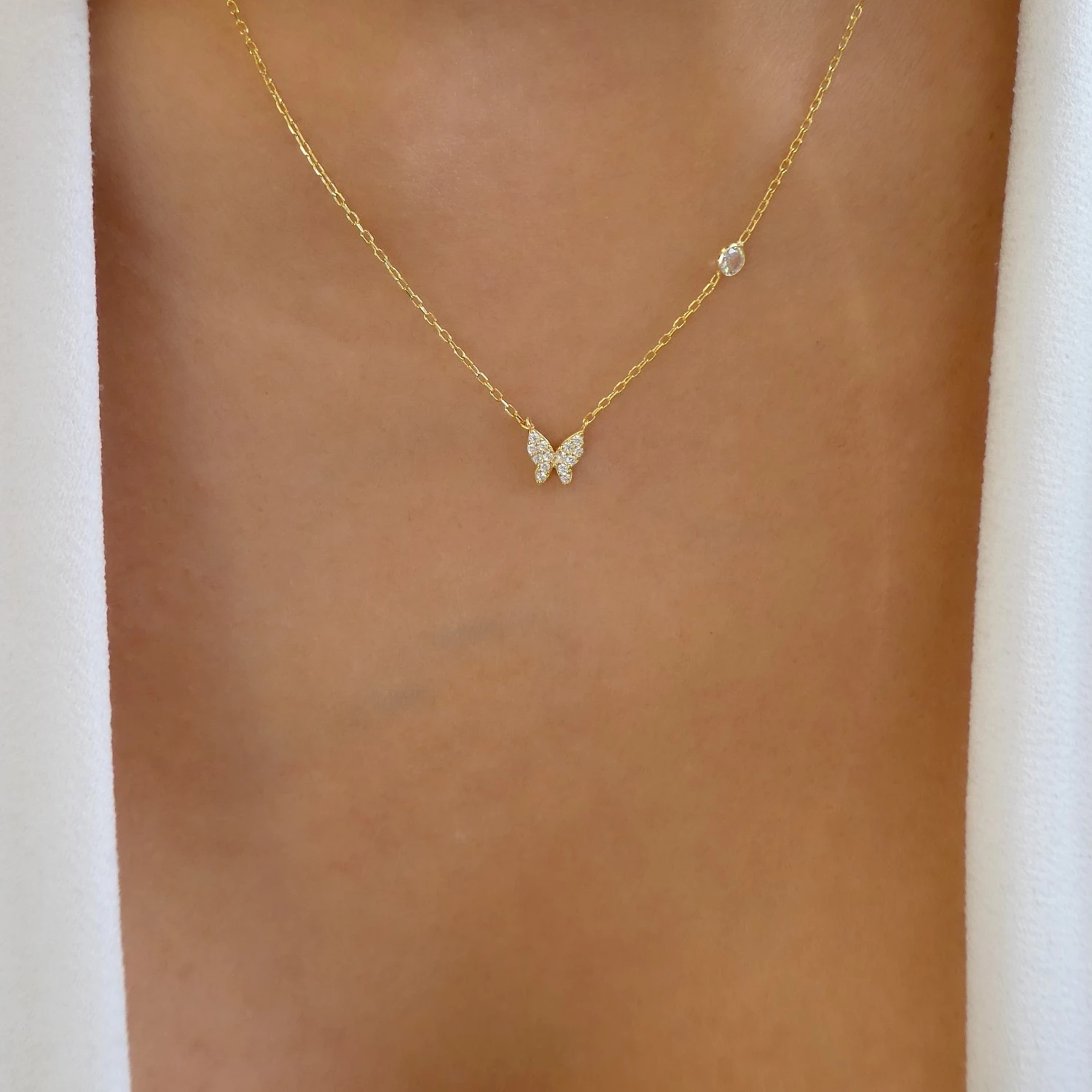 Moda Cruzar Mariposa Aleación Diamantes De Imitación Mujeres Collar Colgante 1 Pieza display picture 4