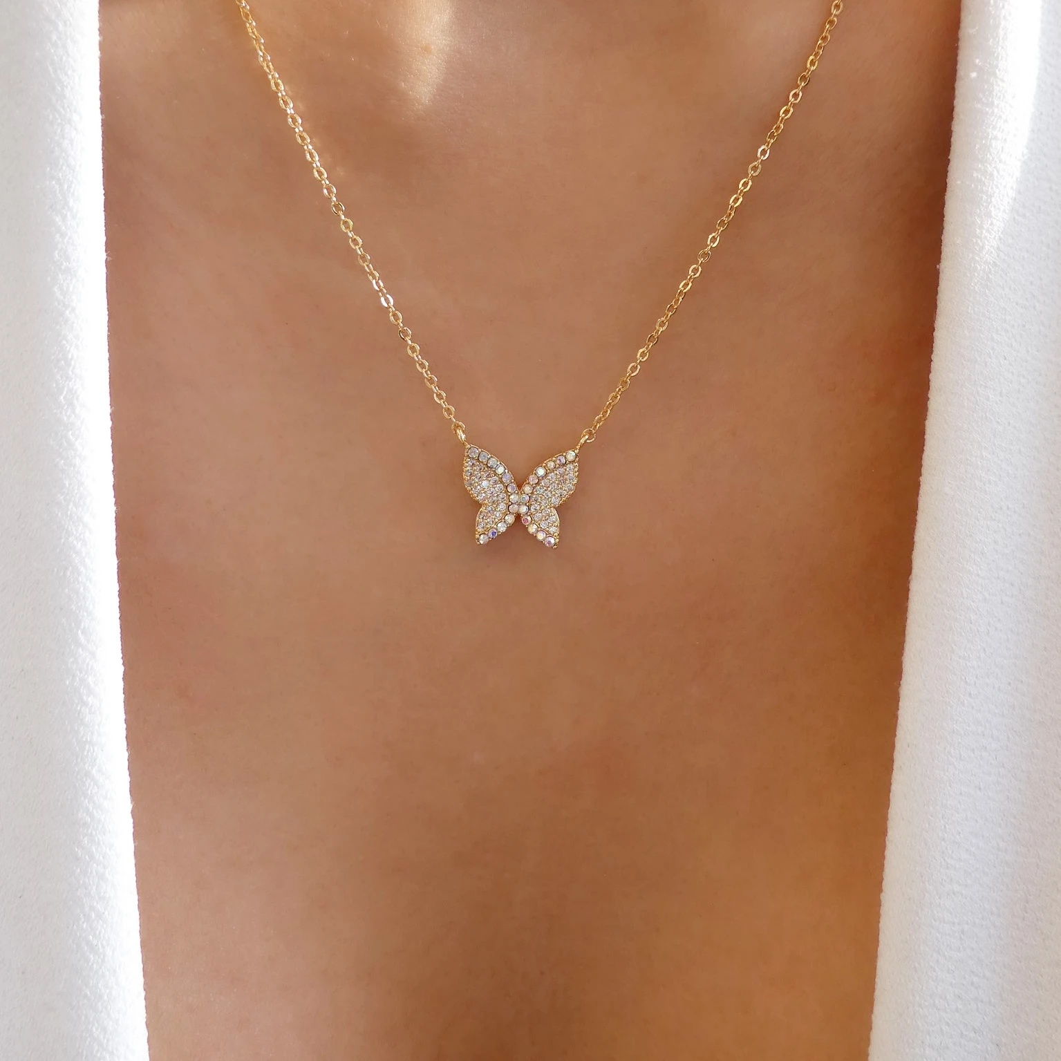 Fashion Cross Butterfly Alloy Rhinestones Women's Pendant Necklace 1 Piece display picture 10