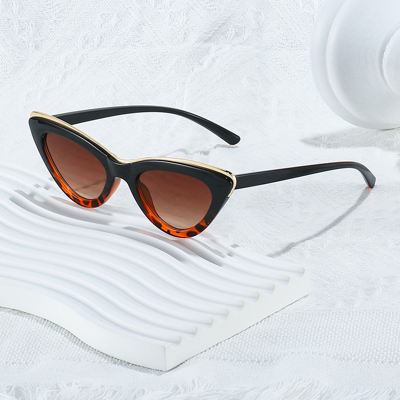 Fashion Geometric Pc Cat Eye Full Frame Women's Sunglasses display picture 1