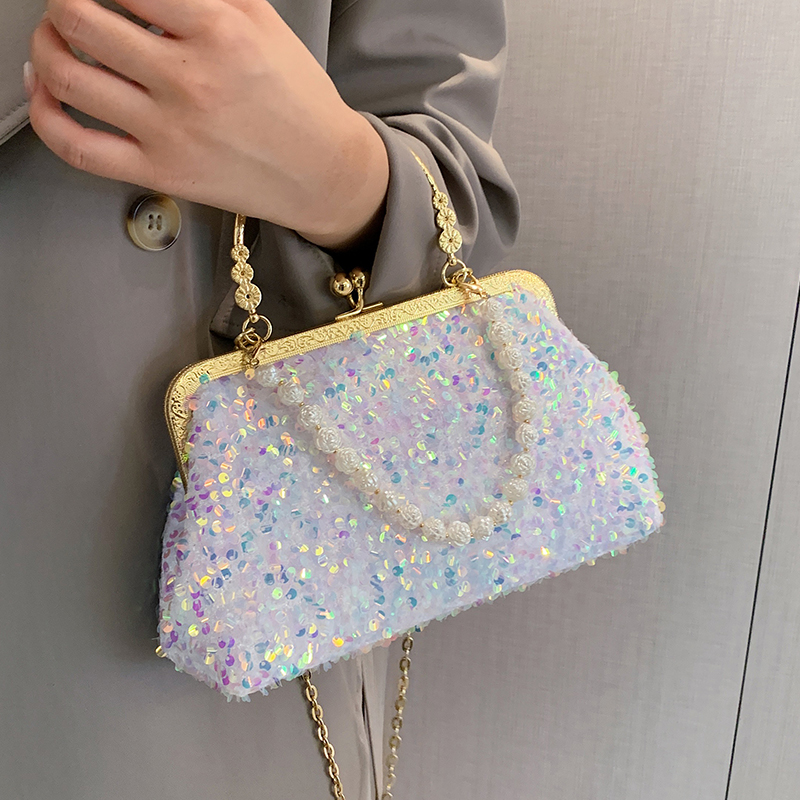 Women's Medium Sequin Solid Color Fashion Beading Shell Buckle Crossbody Bag display picture 2