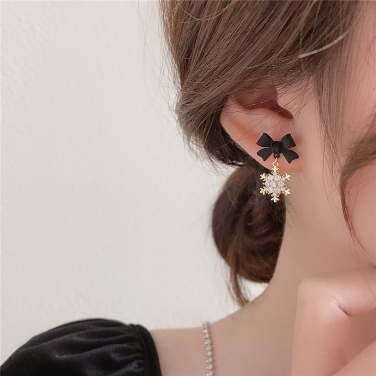 1 Pair Korean Style Bow Knot Inlay Alloy Rhinestones Drop Earrings display picture 2