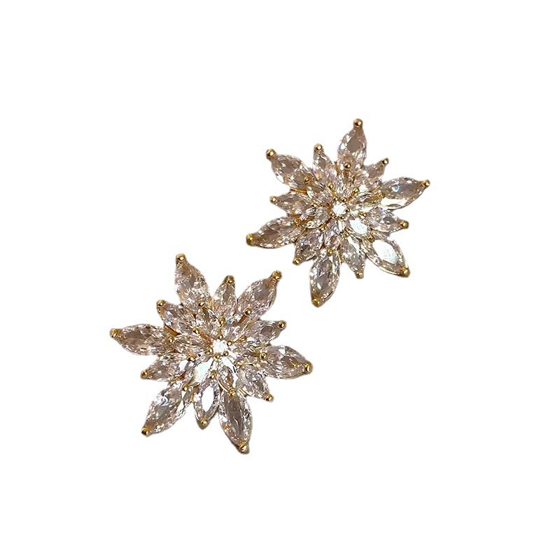 Fashion Snowflake Alloy Inlay Rhinestones Women's Ear Studs 1 Pair display picture 1