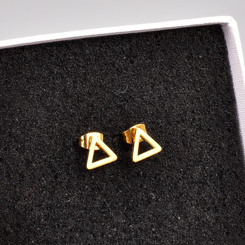 Simple Style Triangle Titanium Steel Gold Plated Ear Studs 1 Pair display picture 3