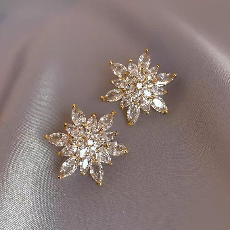 Glam Flower Alloy Plating Zircon Women's Earrings display picture 5