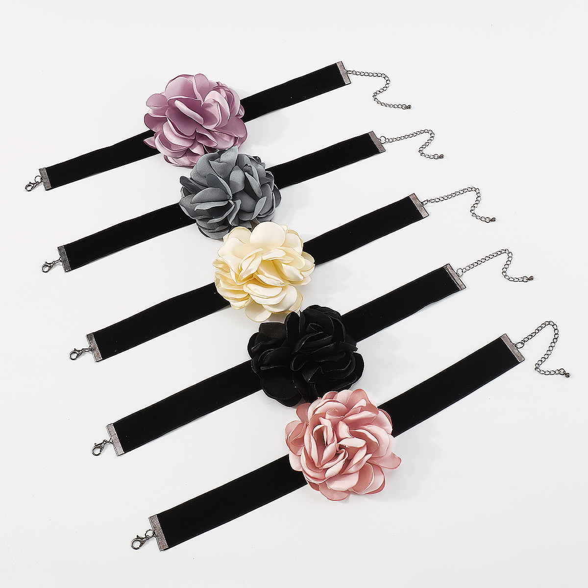 Retro Rose Flower Cloth Three-dimensional Women's Choker 1 Piece display picture 7