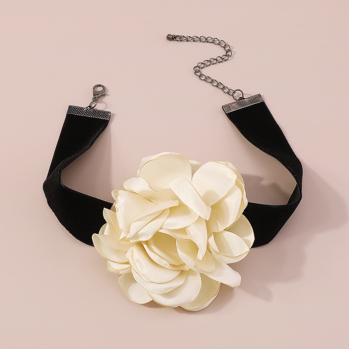 Retro Rose Flower Cloth Three-dimensional Women's Choker 1 Piece display picture 10