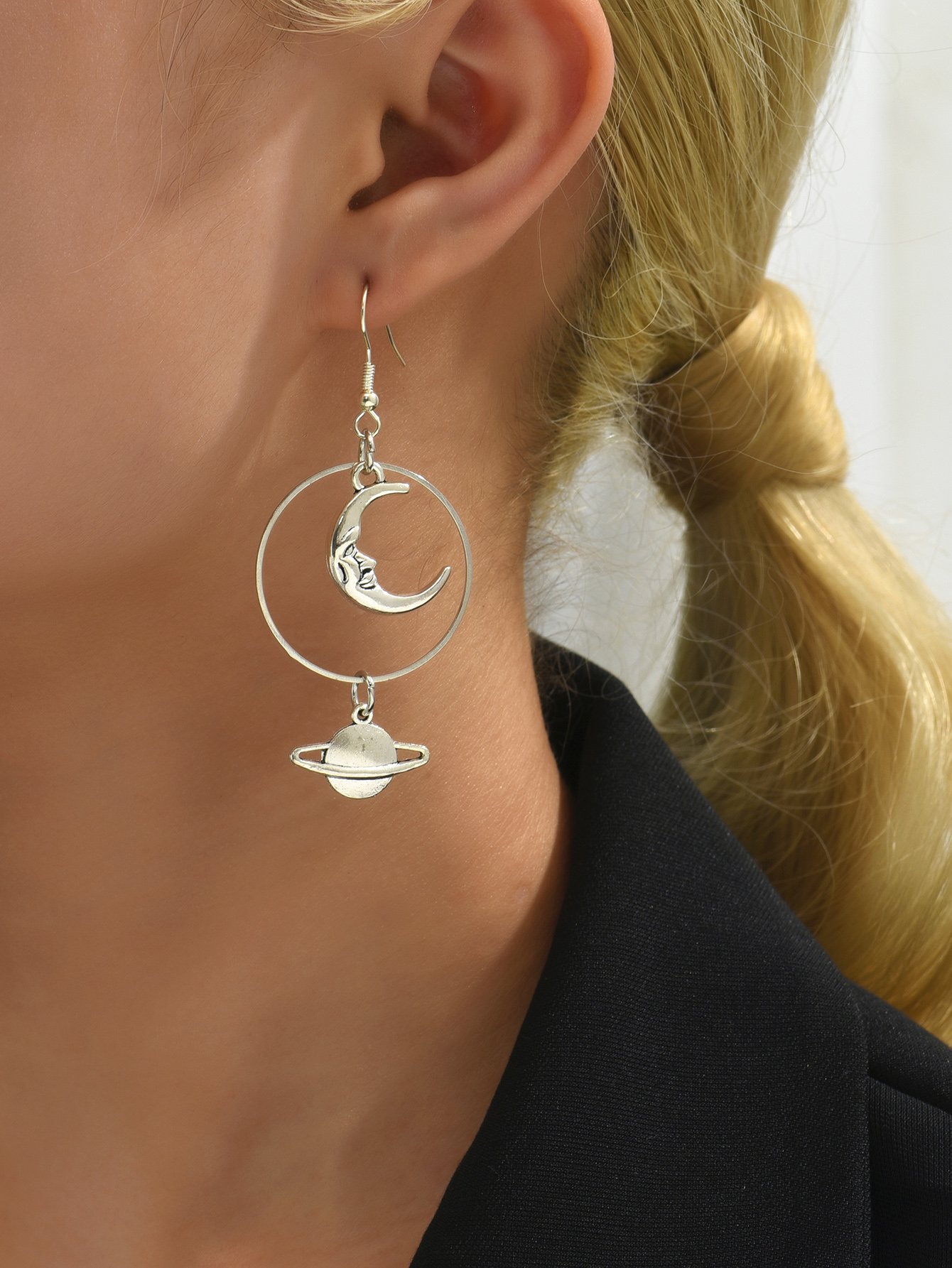 Fashion Moon Alloy Women's Drop Earrings 1 Pair display picture 2