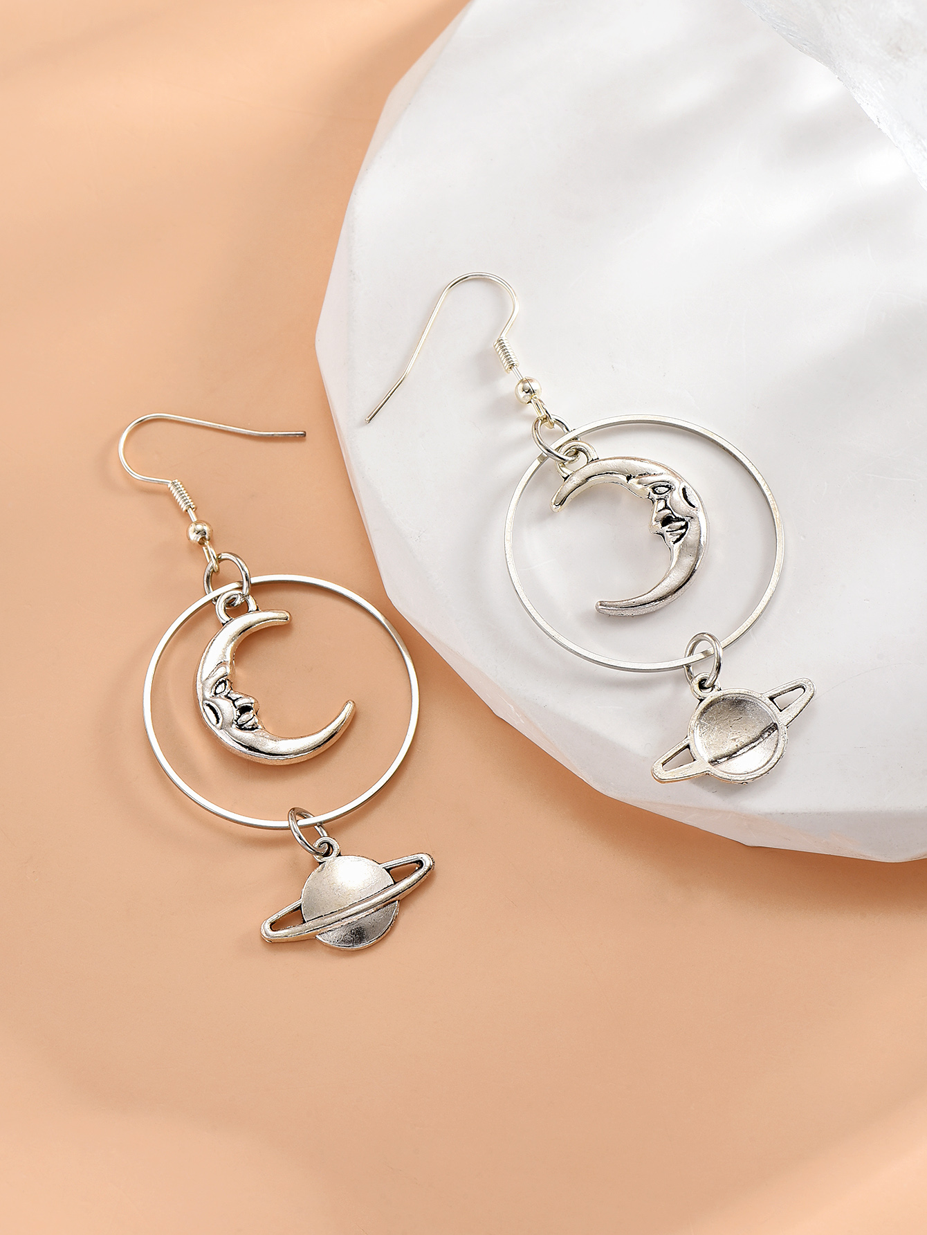 Fashion Moon Alloy Women's Drop Earrings 1 Pair display picture 4
