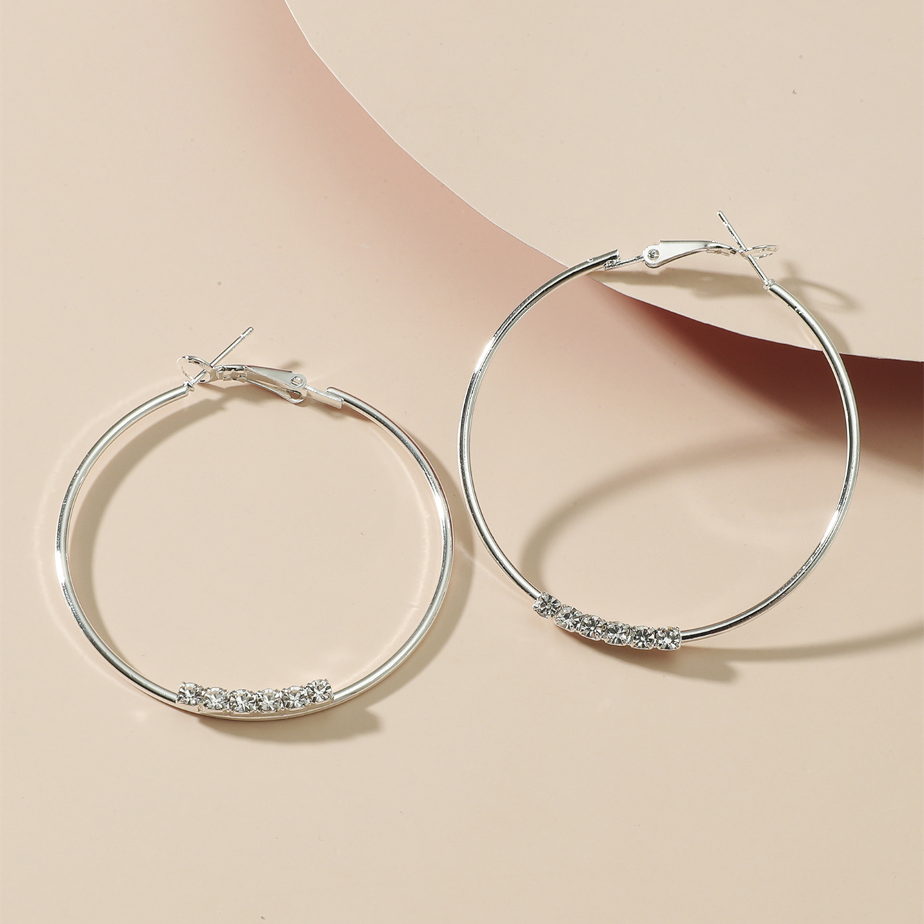 1 Pair Fashion Circle Inlay Titanium Steel Rhinestones Hoop Earrings display picture 2