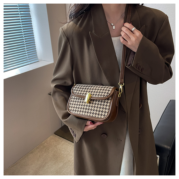 Women's Checked Cloth Houndstooth Fashion Square Lock Clasp Square Bag display picture 3