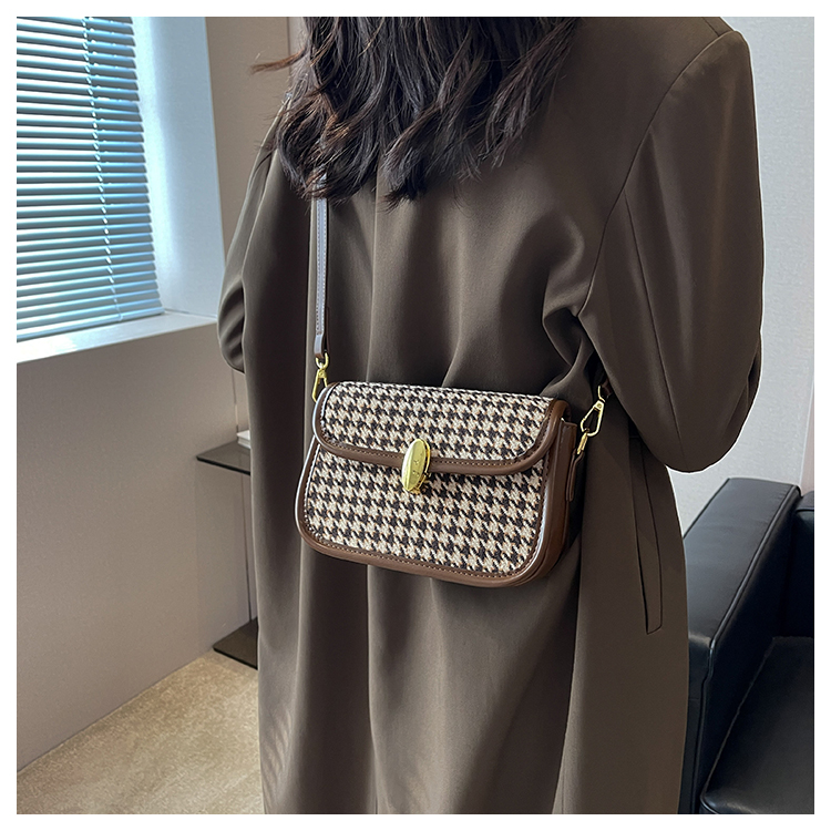 Women's Checked Cloth Houndstooth Fashion Square Lock Clasp Square Bag display picture 4