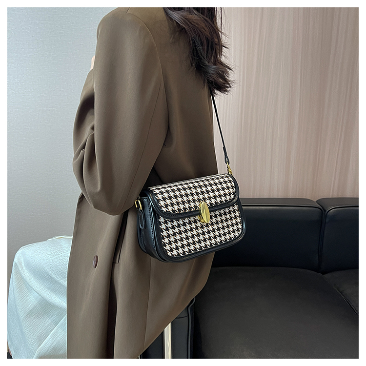 Women's Checked Cloth Houndstooth Fashion Square Lock Clasp Square Bag display picture 6
