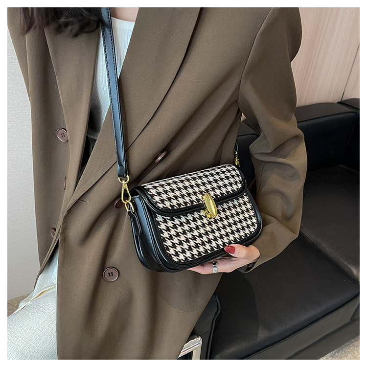 Women's Checked Cloth Houndstooth Fashion Square Lock Clasp Square Bag display picture 7