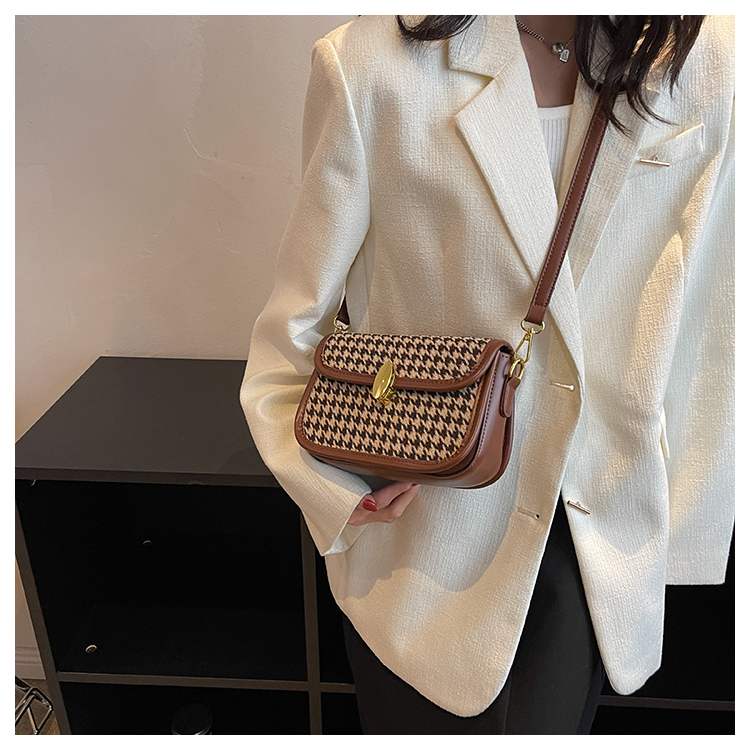 Women's Checked Cloth Houndstooth Fashion Square Lock Clasp Square Bag display picture 13