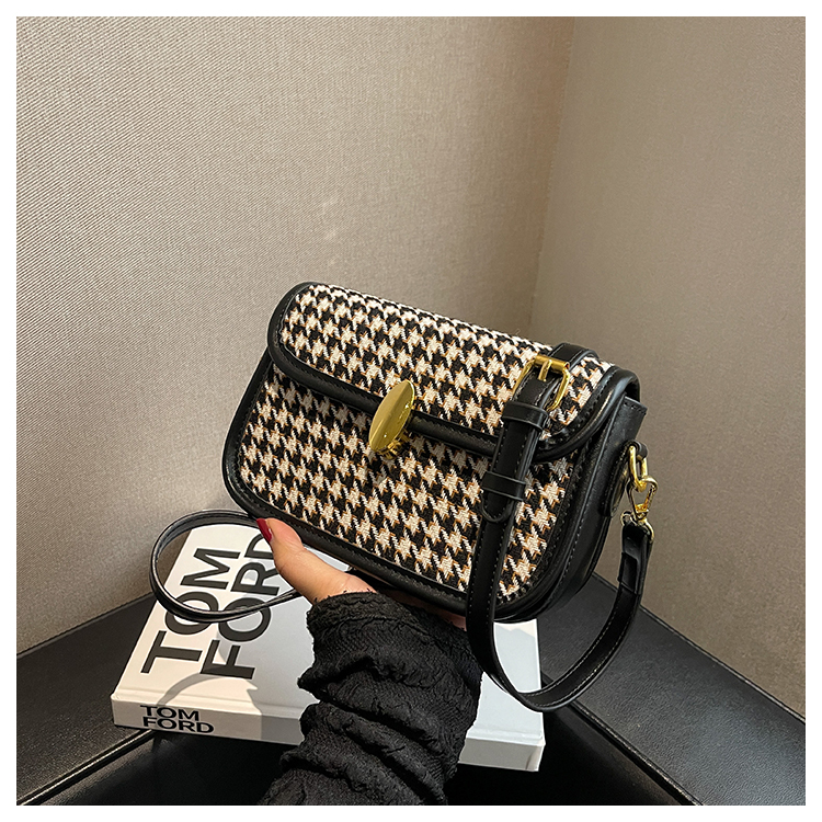 Women's Checked Cloth Houndstooth Fashion Square Lock Clasp Square Bag display picture 15