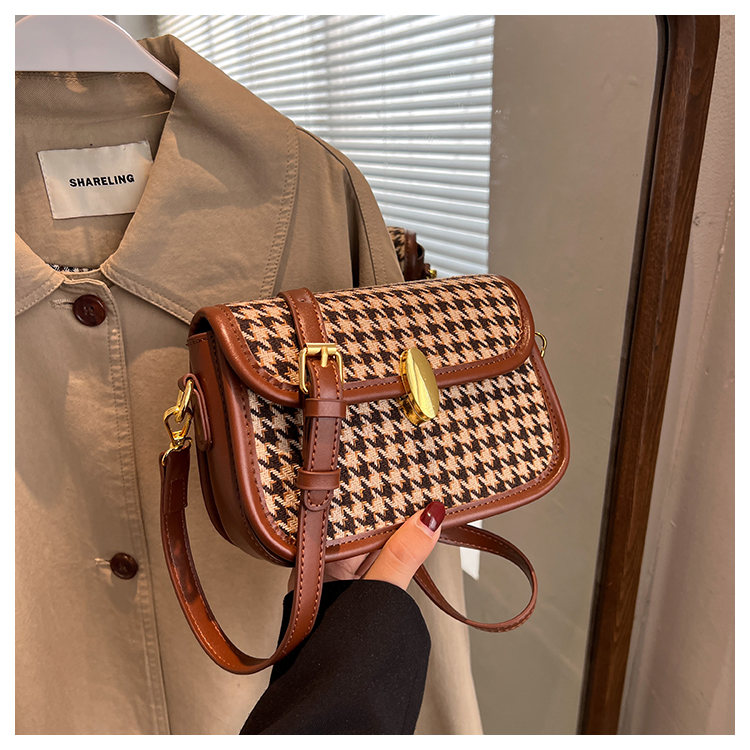 Women's Checked Cloth Houndstooth Fashion Square Lock Clasp Square Bag display picture 19