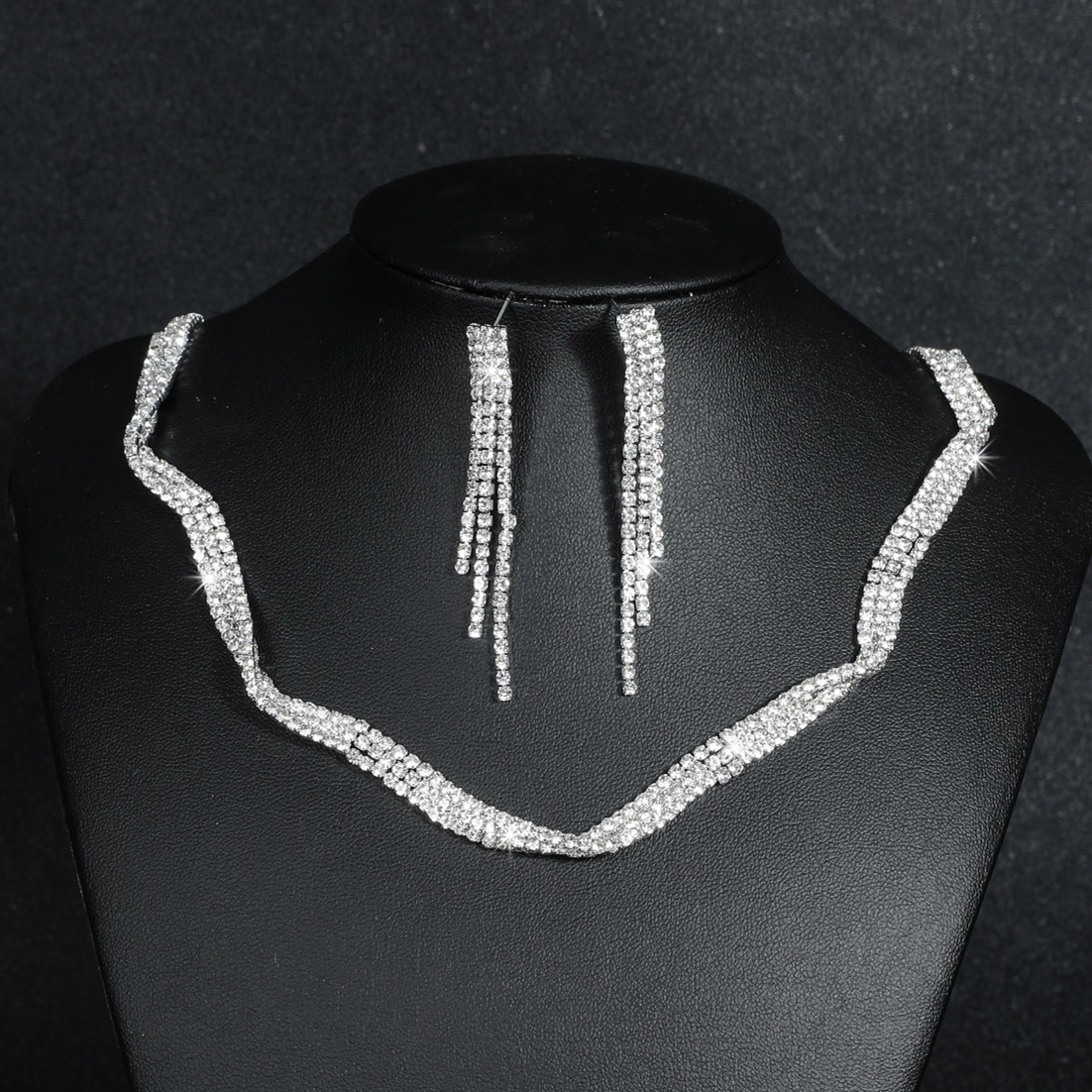 Mode Wasser Tröpfchen Quaste Künstliche Kristall Metall Inlay Strass Steine Ohrringe Halskette 1 Set display picture 3