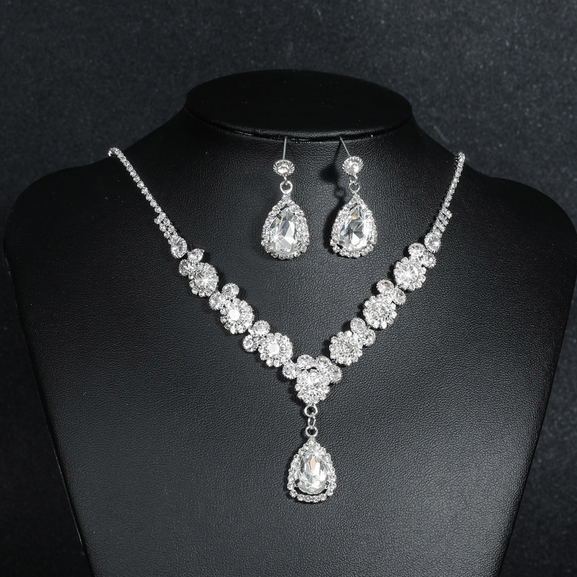 Fashion Water Droplets Tassel Artificial Crystal Metal Inlay Rhinestones Earrings Necklace 1 Set display picture 8