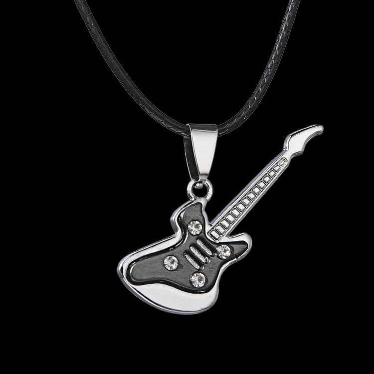 Simple Style Musical Instrument Stainless Steel Inlay Zircon Pendant Necklace 1 Piece display picture 5