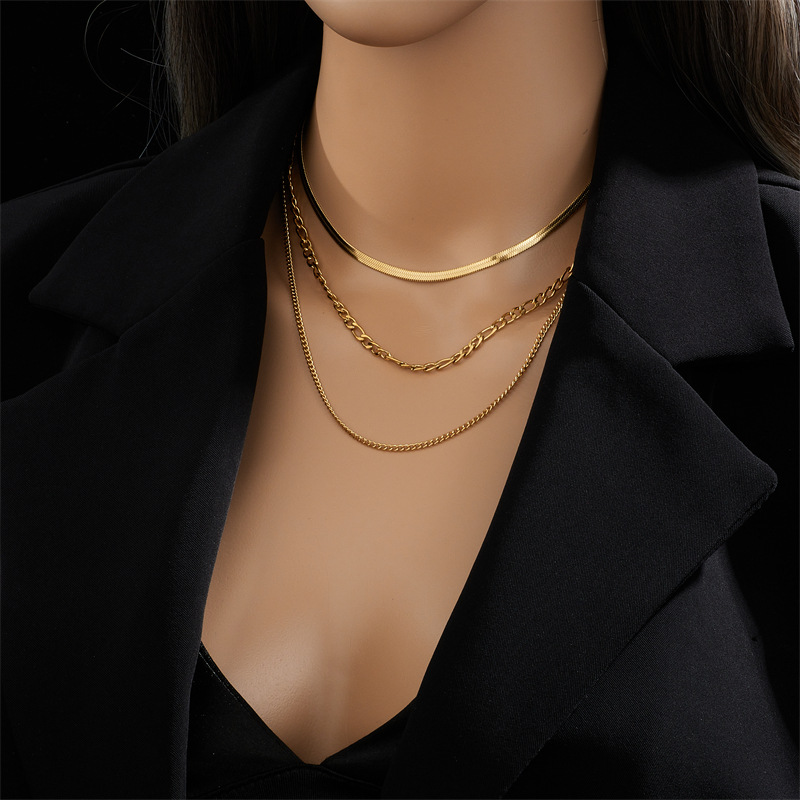 304 Stainless Steel 18K Gold Plated Casual Hip-Hop Plating Solid Color Layered Necklaces display picture 5