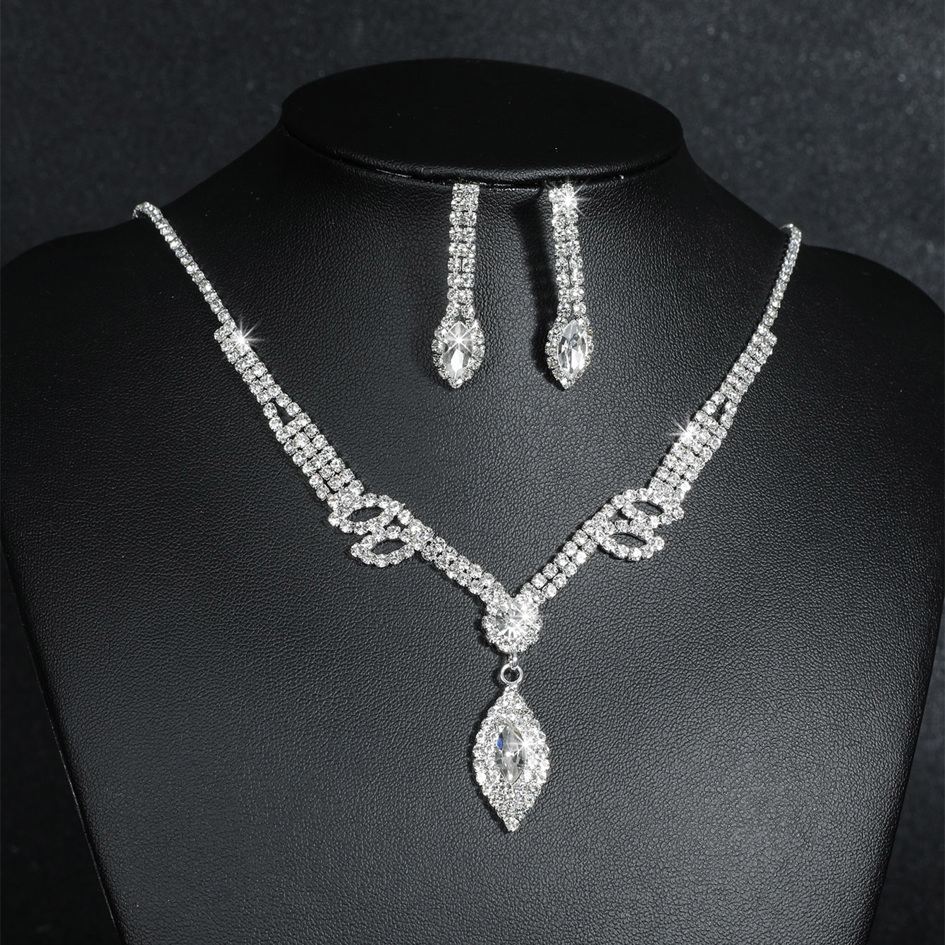 Elegant Water Droplets Tassel Artificial Crystal Metal Inlay Rhinestones Earrings Necklace 1 Set display picture 6