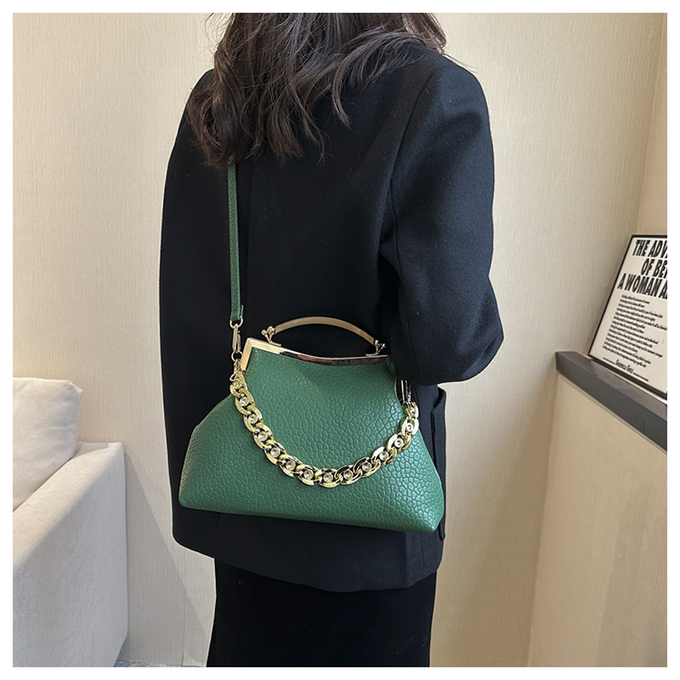 Women's All Seasons Pu Leather Solid Color Fashion Chain Shell Buckle Dome Bag display picture 8