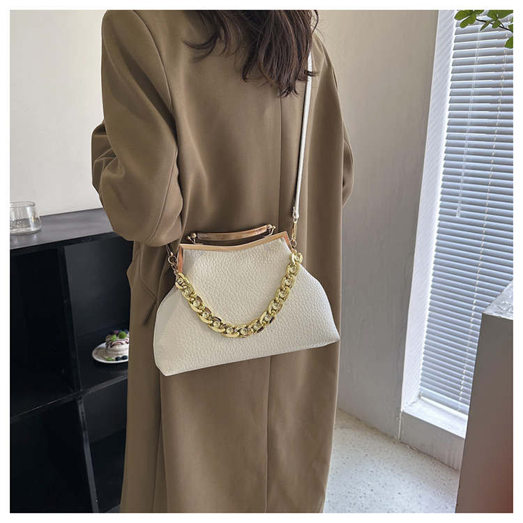 Women's All Seasons Pu Leather Solid Color Fashion Chain Shell Buckle Dome Bag display picture 5