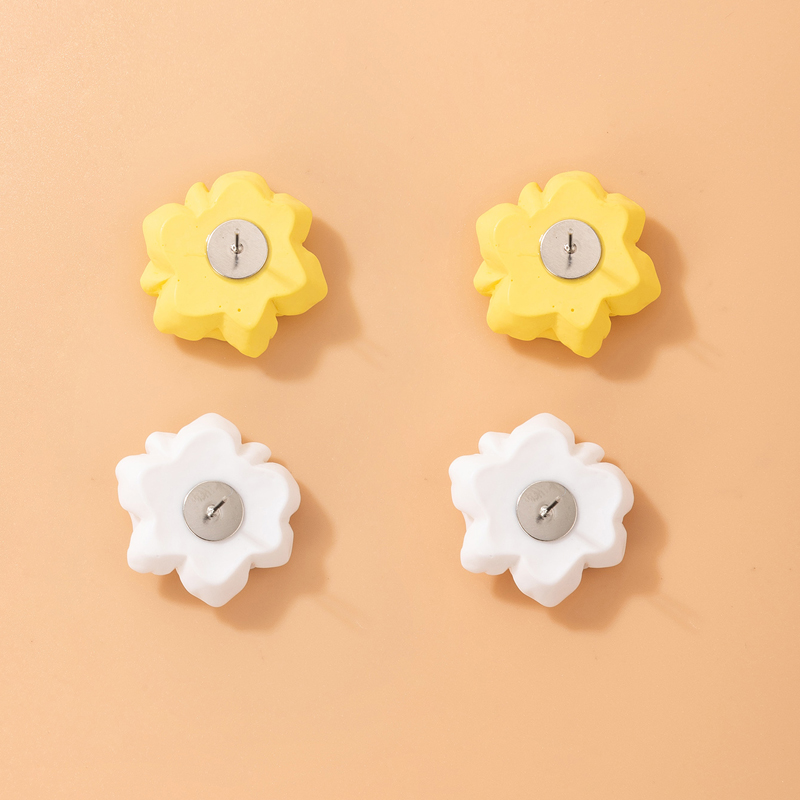 1 Pair Simple Style Flower Three-dimensional Alloy Ear Studs display picture 3