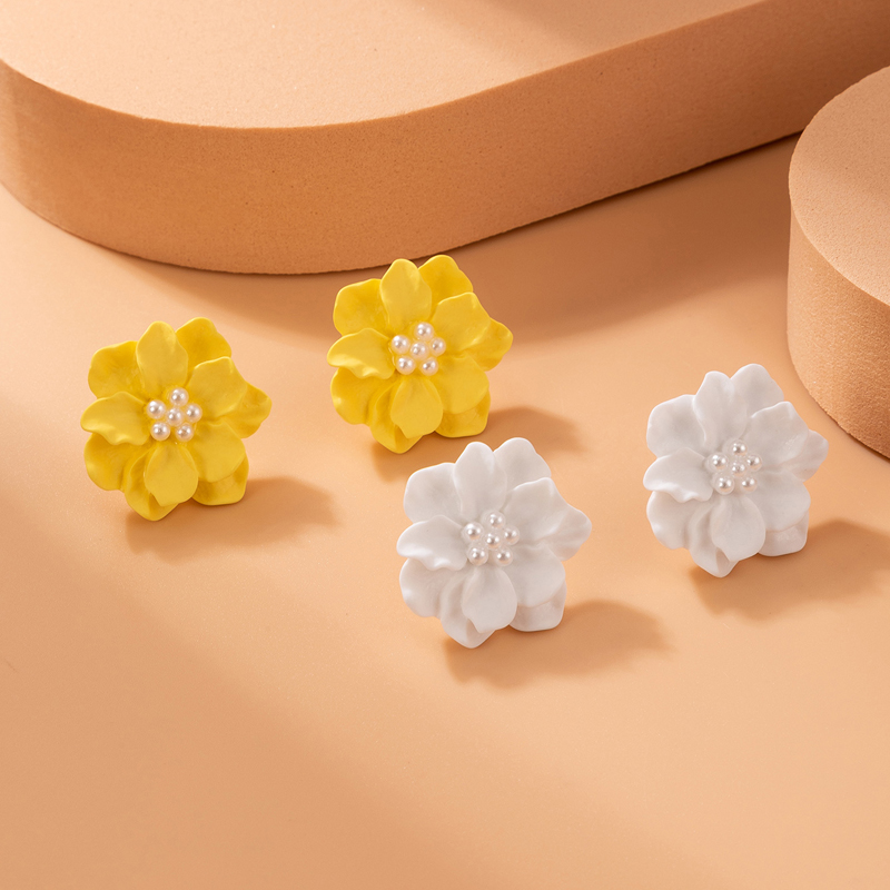 1 Pair Simple Style Flower Three-dimensional Alloy Ear Studs display picture 5