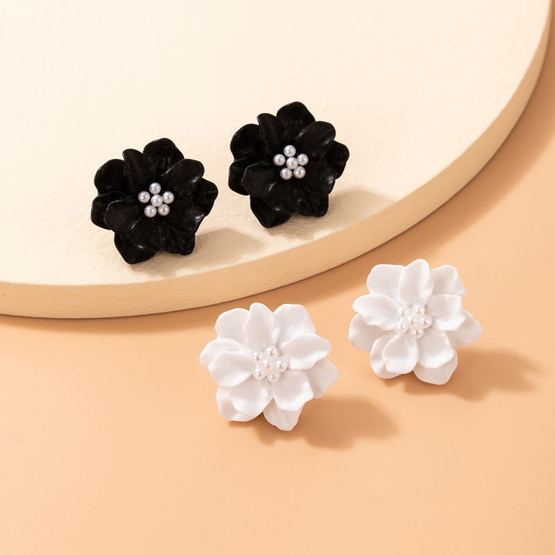 1 Pair Simple Style Flower Three-dimensional Alloy Ear Studs display picture 7