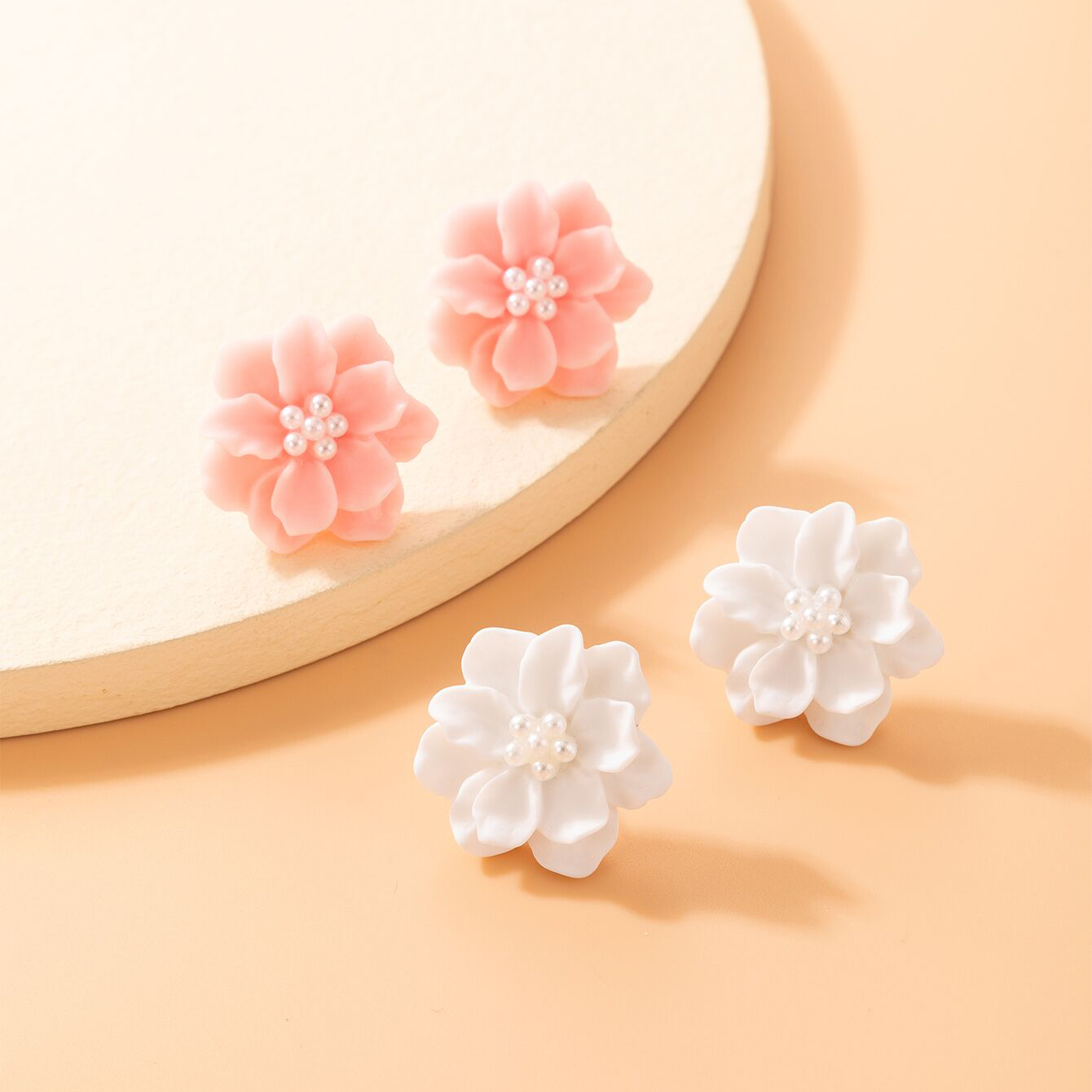 1 Pair Simple Style Flower Three-dimensional Alloy Ear Studs display picture 12