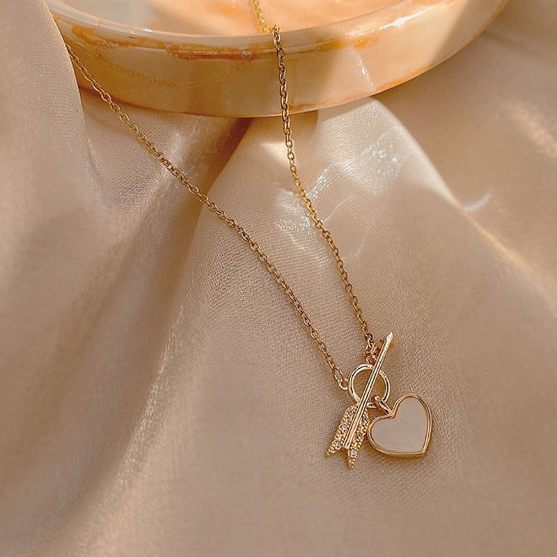 Simple Style Heart Shape Alloy Plating Chain Women's Pendant Necklace 1 Piece display picture 4