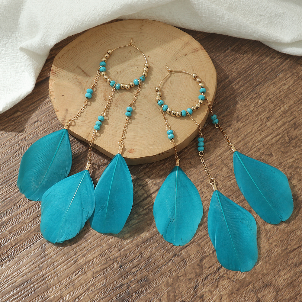 Vintage Style Solid Color Feather Handmade Women's Drop Earrings 1 Pair display picture 5