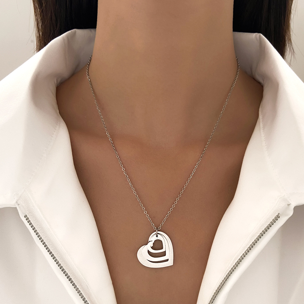 Titan Stahl Einfacher Stil Polieren Herzform Halskette display picture 5