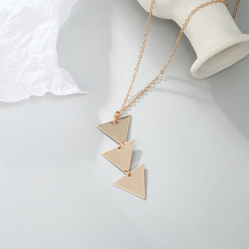 Simple Style Triangle Copper Plating Pendant Necklace 1 Piece display picture 6