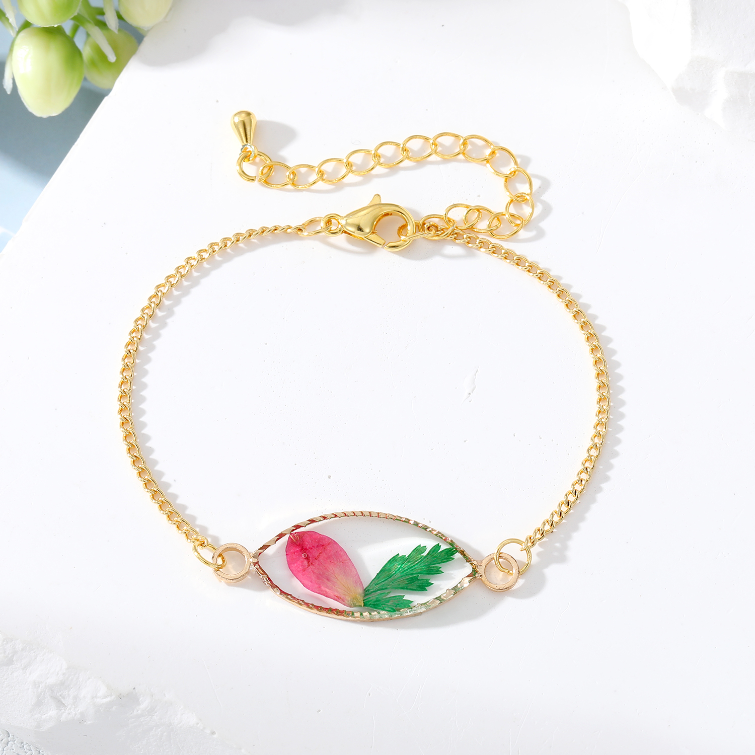 Fashion Ditsy Floral Heart Shape Flower Alloy Resin Plating Women's Bracelets 1 Piece display picture 1