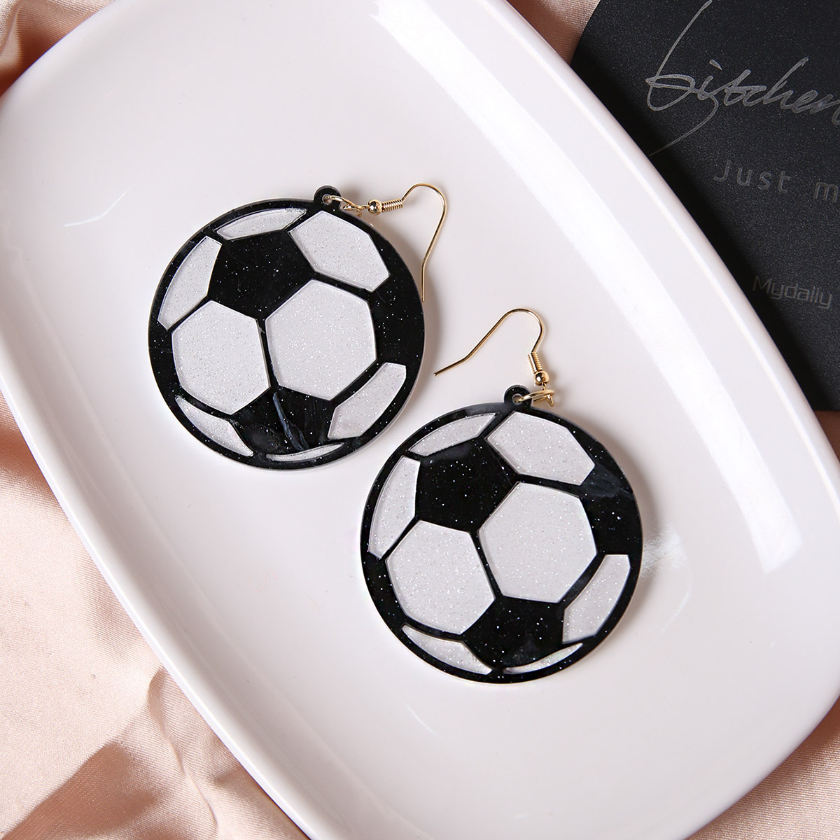 Simple Style Football Resin Women's Ear Hook 1 Pair display picture 1