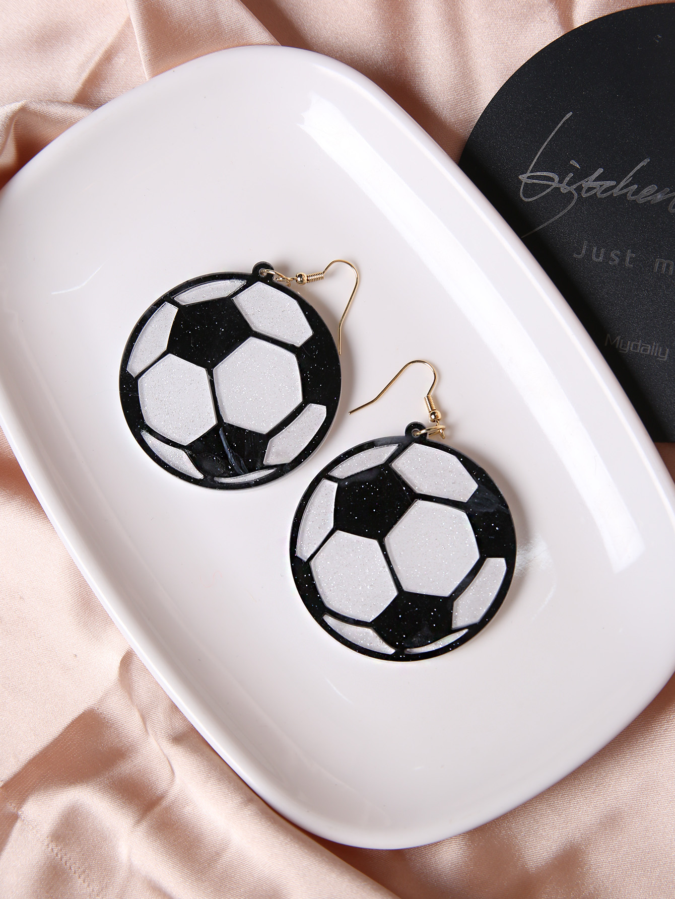 Simple Style Football Resin Women's Ear Hook 1 Pair display picture 2