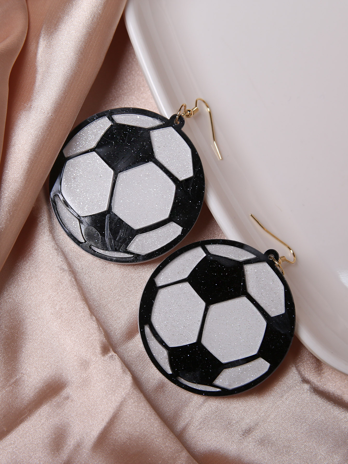 Simple Style Football Resin Women's Ear Hook 1 Pair display picture 5