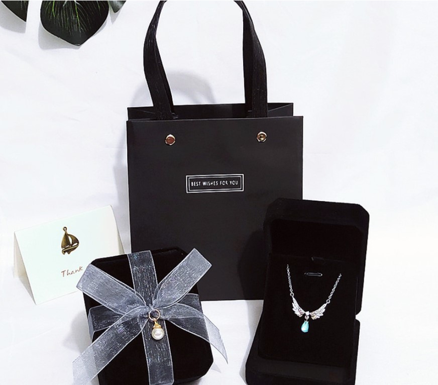Simple Style Solid Color Cloth Jewelry Boxes 1 Piece display picture 2