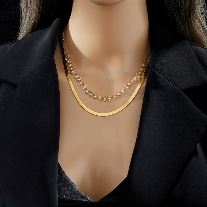 Elegant Geometric Titanium Steel Inlay Artificial Pearls 18k Gold Plated Layered Necklaces display picture 5