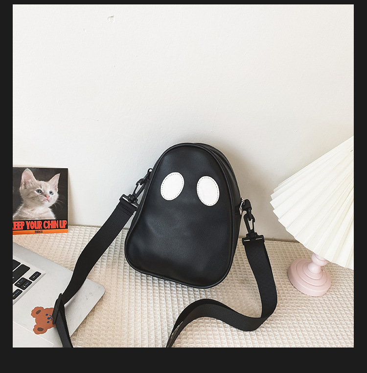Women's Pu Leather Ghost Cute Oval Zipper Crossbody Bag display picture 4