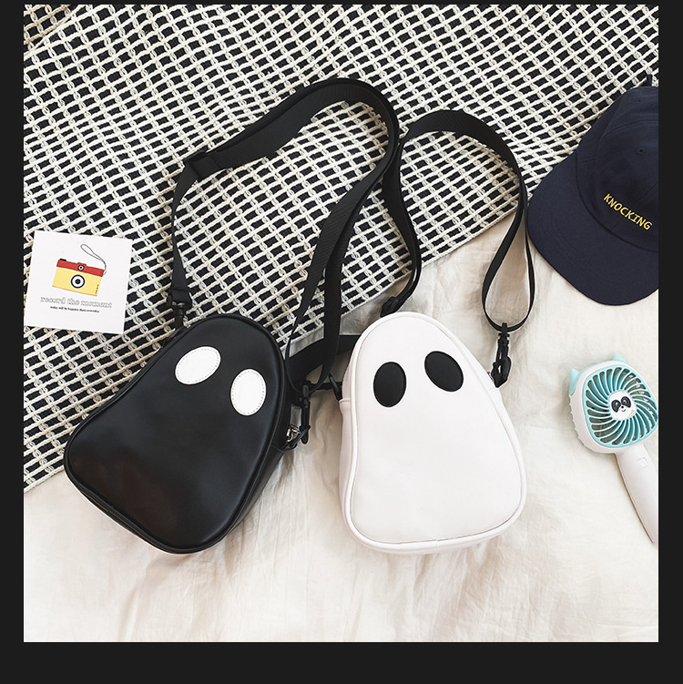 Women's Pu Leather Ghost Cute Oval Zipper Crossbody Bag display picture 5