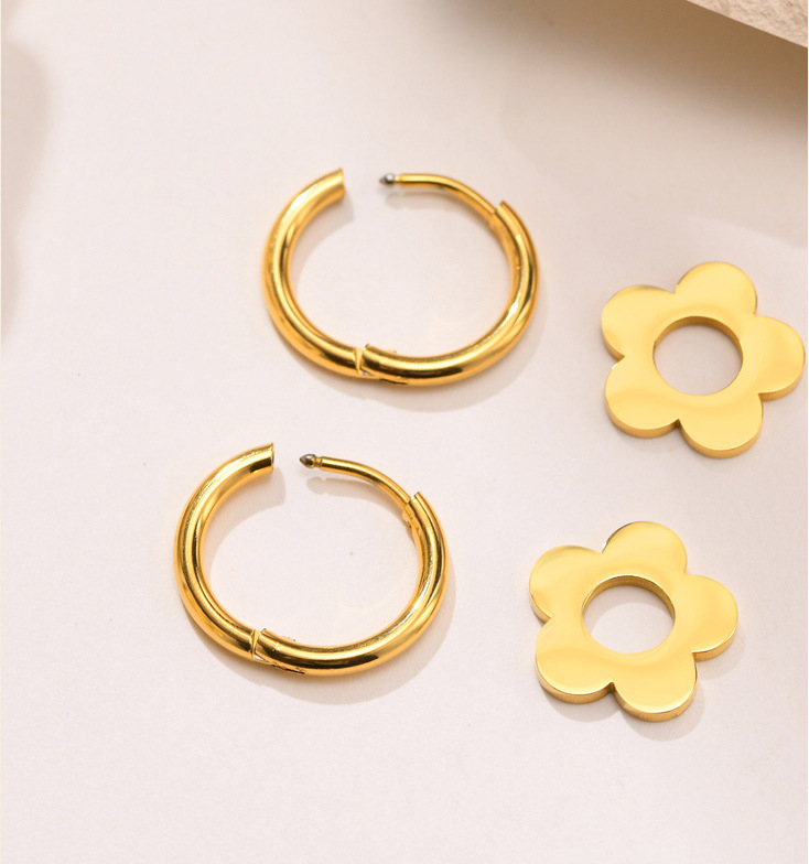 1 Pair Fashion Flower Gold Plated Titanium Steel Drop Earrings display picture 4