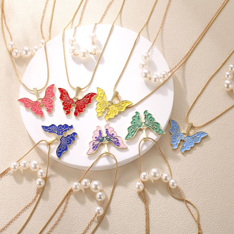 1 Piece Fashion Butterfly Alloy Pearl Women's Layered Necklaces display picture 3